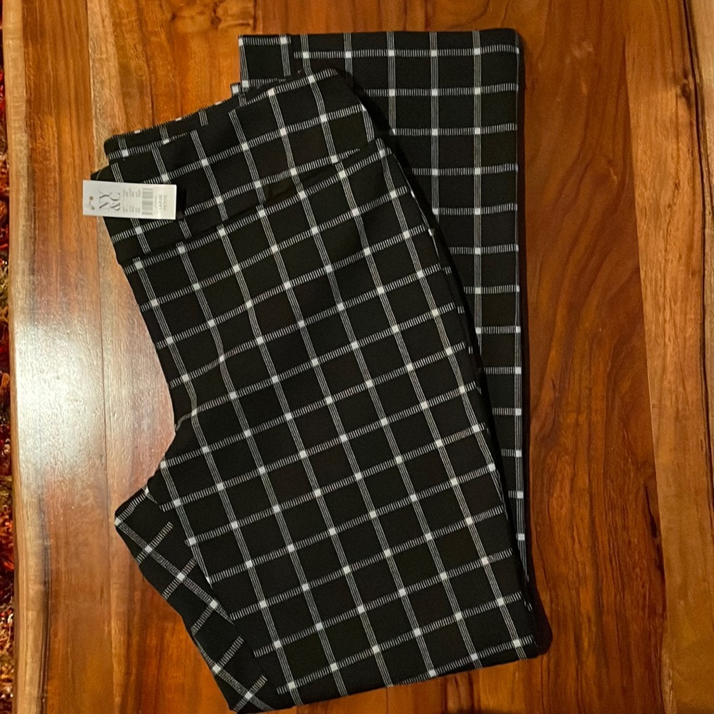 NWT NY&Co Pull-On Mid-Rise Bootcut Ponte Pant - Superflex - Picture 2 of 4